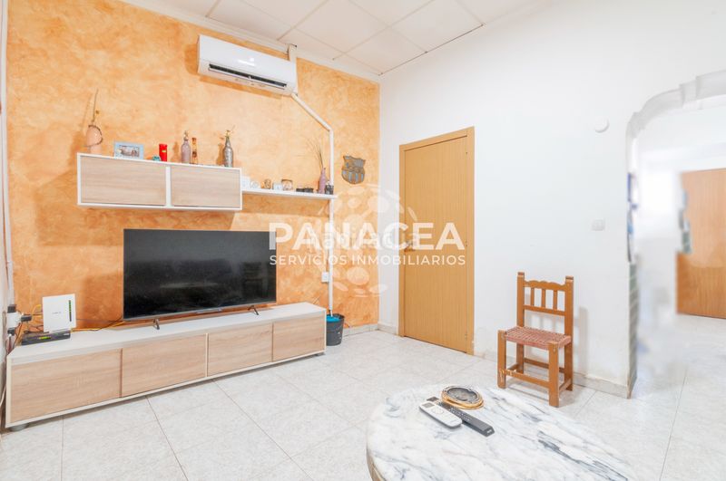 Foto e70607f0-0a1d-44e9-b315-5b687ac23441. Casa adossada a Berja