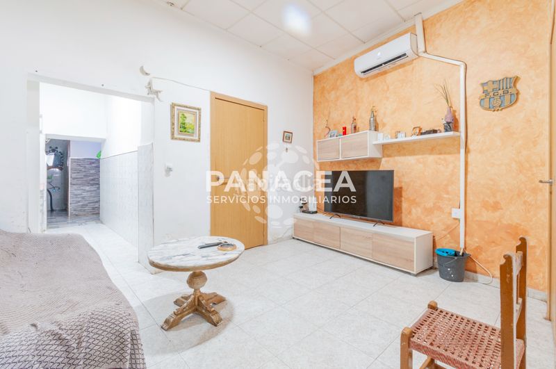 Foto ef8f9dfd-7845-4d84-8ff7-08aa9cf207bc. Casa adossada a Berja