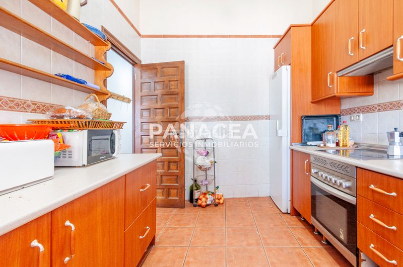 Foto bf5d5ecd-306a-499d-bac1-9d9f2c46fa23. Chalet with fireplace parking pool in Gérgal