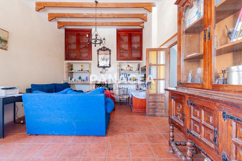 Foto ff5235a3-159e-4dea-b1c9-c98ba9e1ec7e. Chalet with fireplace parking pool in Gérgal
