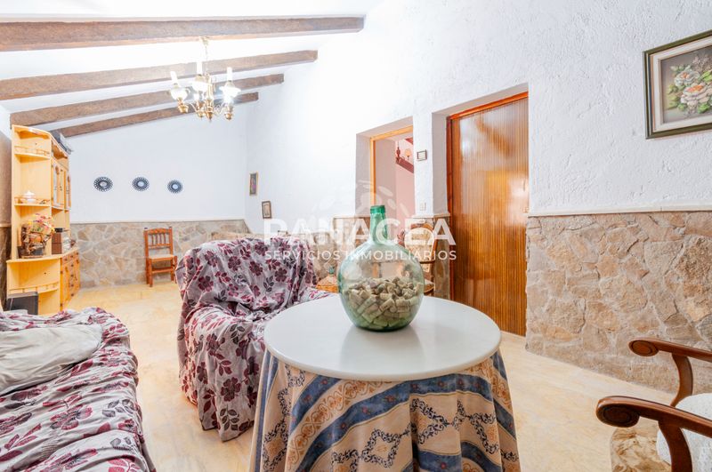 Foto 082280d1-d967-4fec-b641-ae1cb36eba48. Casa amb aparcament a Chercos