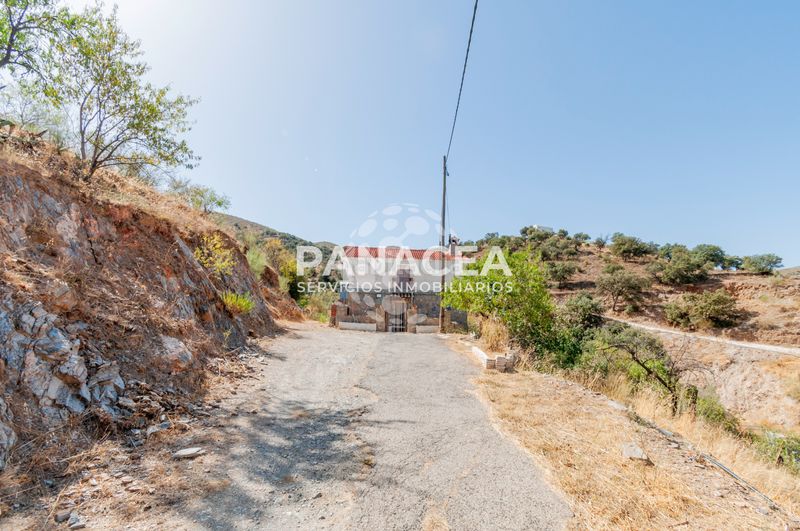 Foto 24c42604-52a7-424e-bda1-35b02ffb6862. Casa amb aparcament a Chercos