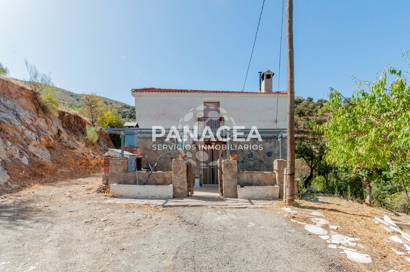 Foto 2a7bafe6-1d91-4712-8450-cf51072c93a8. Casa amb aparcament a Chercos