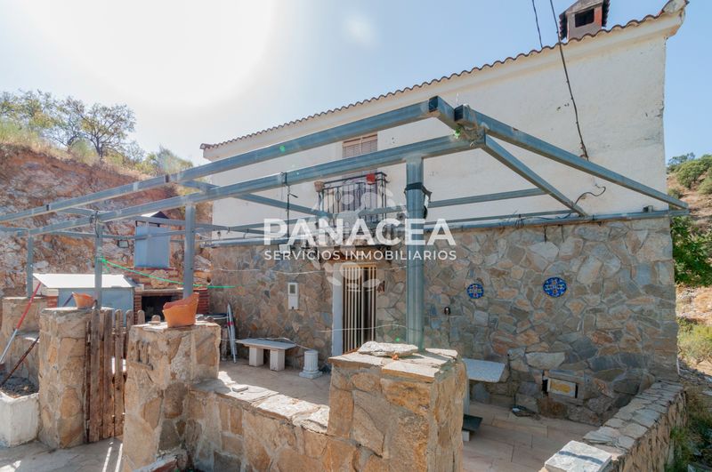 Foto 48ffd508-b864-4231-ba91-1f68c4bbdd9a. Casa amb aparcament a Chercos