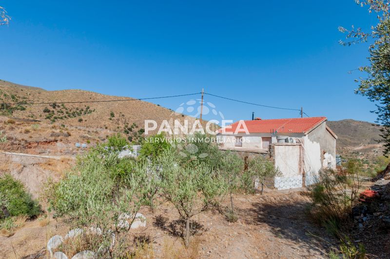 Foto 9834ca93-7e3c-4837-89cc-b69125eb0fbd. Casa amb aparcament a Chercos