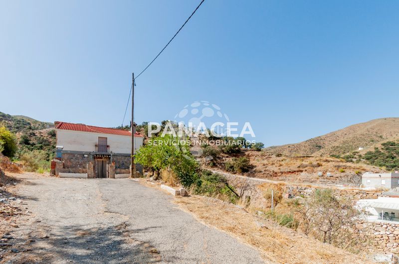 Foto ab320b34-ec81-4350-a6fd-f22169761d72. Casa amb aparcament a Chercos