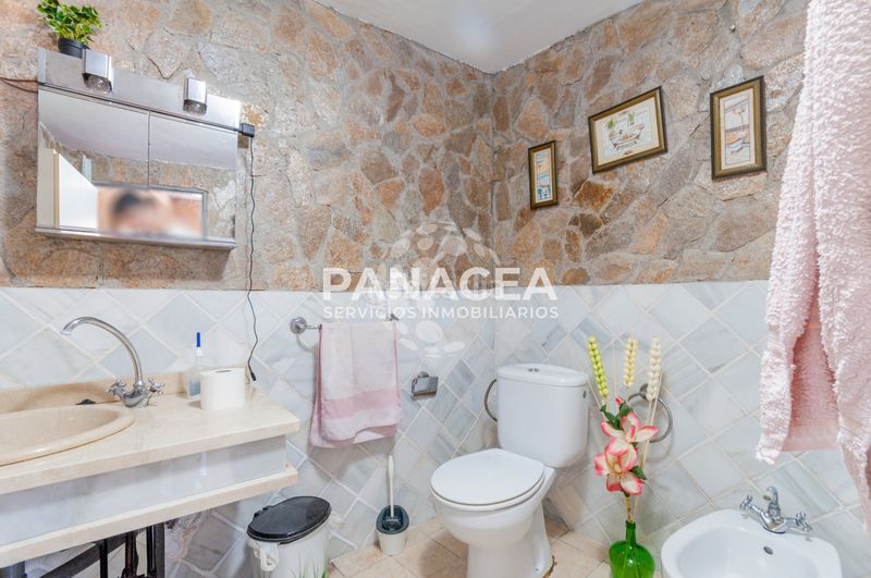 Foto beb81861-ecf5-4b5f-b032-4fb0600f5031. Casa amb aparcament a Chercos