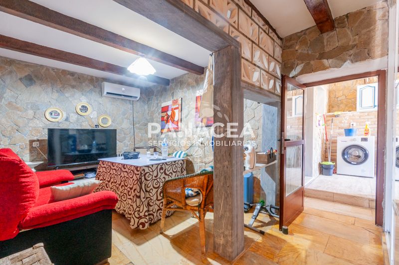 Foto f8358d53-7433-4445-9ac0-bef25a7b9fd9. Casa amb aparcament a Chercos