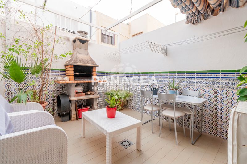 Foto 4cbd99cc-563f-48fe-8023-19e21b0664ab. Casa adossada amb aparcament a Las Cabañuelas Vícar