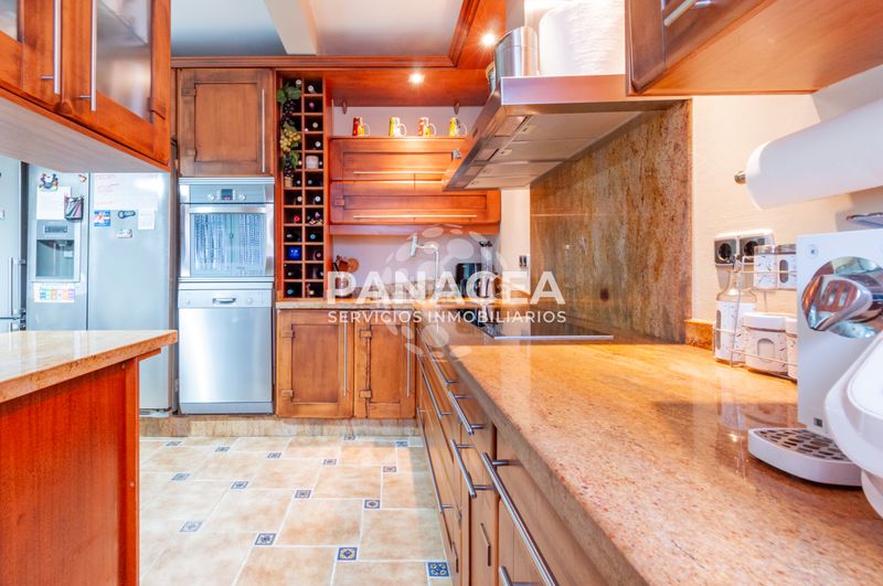 Foto 5bc87a7f-3282-4140-a382-ef2a89ce6640. Casa adossada amb aparcament a Las Cabañuelas Vícar