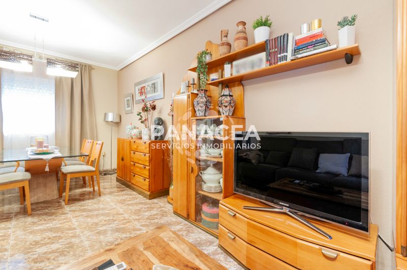 Foto bc312aee-7a53-4fd9-bb50-6245f23bef91. Casa adossada amb aparcament a Las Cabañuelas Vícar