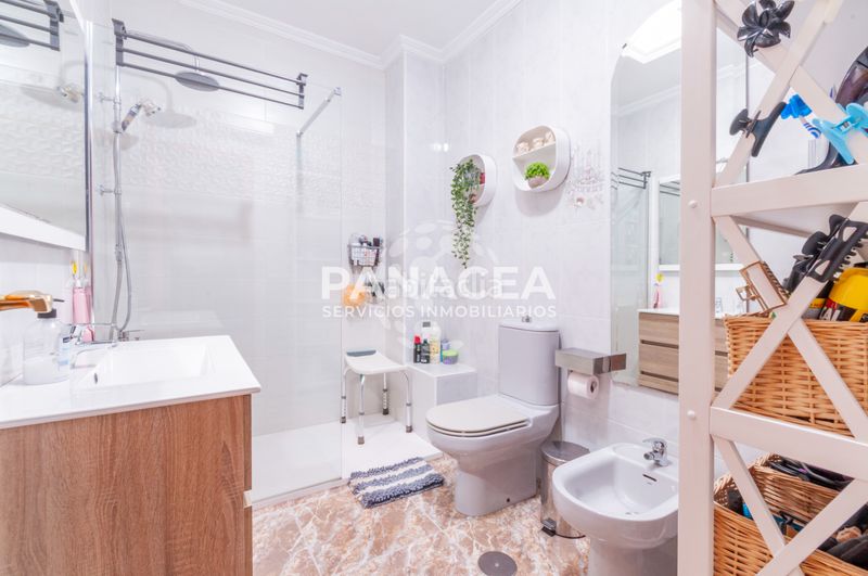 Foto fb9ae524-a520-4777-991f-3bb039be8fb4. Casa adossada amb aparcament a Las Cabañuelas Vícar