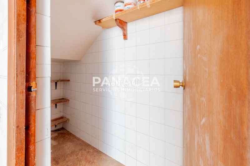 Foto 1376599a-dee2-45ae-afd2-3f5c88dfdd42. Casa bifamiliare con parcheggio in Las Cabañuelas Vícar