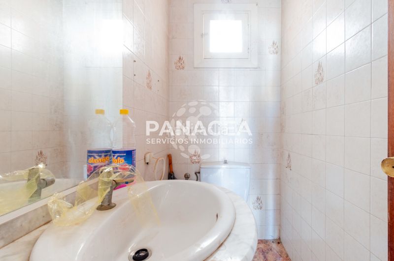 Foto 170ea927-7572-4fd3-ac31-ab2bdfb2b7ab. Casa bifamiliare con parcheggio in Las Cabañuelas Vícar