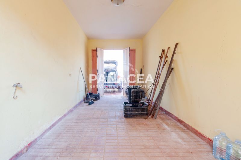 Foto fd48ce17-8f21-4e7d-ac80-df573e6a56a2. Casa bifamiliare con parcheggio in Las Cabañuelas Vícar