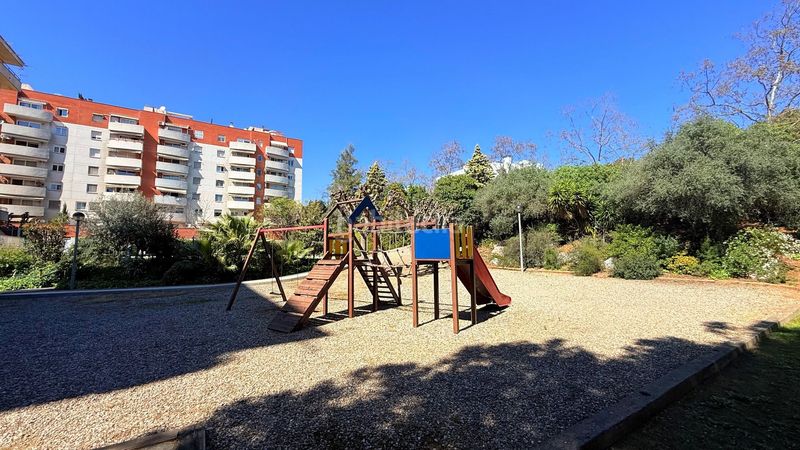 Foto aa0b508c-e185-49fb-a6c8-e7b19fc6ea6a. Dúplex amb calefacció piscina a Muntanyeta Castelldefels