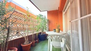 Pis  Cristofor colon. Piso de 4habitaciones 1 baño y 1 aseo con terraza y ascensor, bu