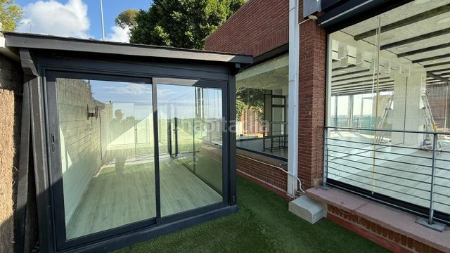 Foto 1b372a25-4d6f-4e20-8334-2d64ac05b47c. Casa amb calefacció piscina a Montmar Castelldefels
