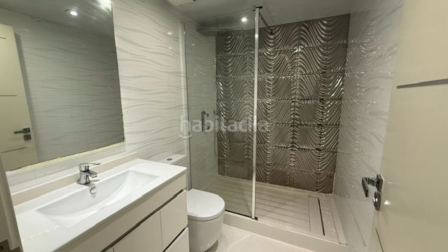 Foto 1e0ad5dd-47de-4650-9392-deb5ff6a07e9. Casa amb calefacció piscina a Montmar Castelldefels