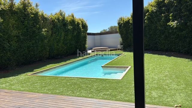 Foto 2c5cc965-b78b-4b1b-a158-ce150c96cd97. Casa amb calefacció piscina a Montmar Castelldefels