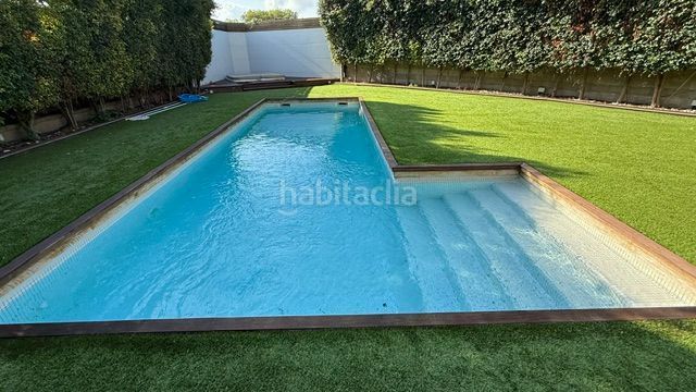 Foto 56cdc3ff-2edc-47b8-8041-748d3fe388e5. Casa amb calefacció piscina a Montmar Castelldefels