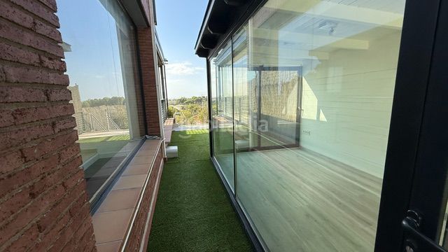 Foto 572fd9be-f55a-4fdd-8c3e-4896dc2754e1. Casa amb calefacció piscina a Montmar Castelldefels