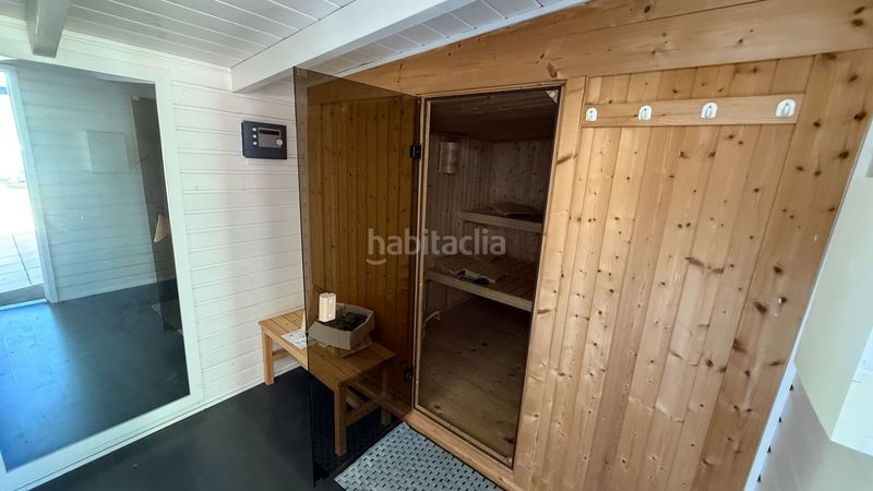 Foto bd74329f-4924-42b5-a75f-2da75dade635. Casa amb calefacció piscina a Montmar Castelldefels