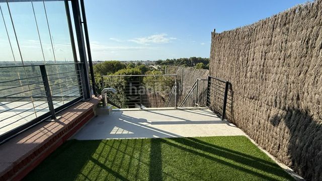 Foto ec7ae82a-d9be-476f-b5e3-8cb1f213fafa. Casa amb calefacció piscina a Montmar Castelldefels