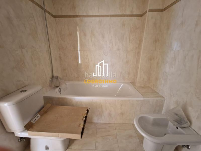 Foto 06294e90-800d-4447-a7f4-644aebd75dbd. Piso  en venta en Los Lirios, en Los Lirios Logroño