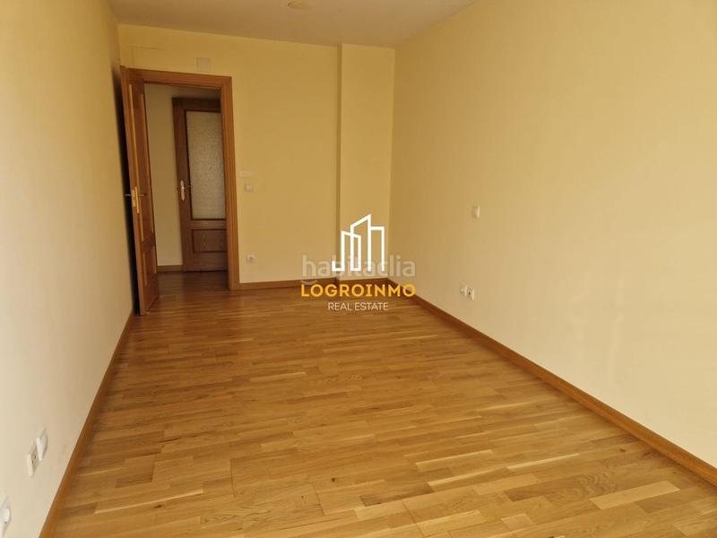 Foto 6ad7ad21-eaae-41dd-aec9-4255617fcbfc. Piso  en venta en Los Lirios, en Los Lirios Logroño