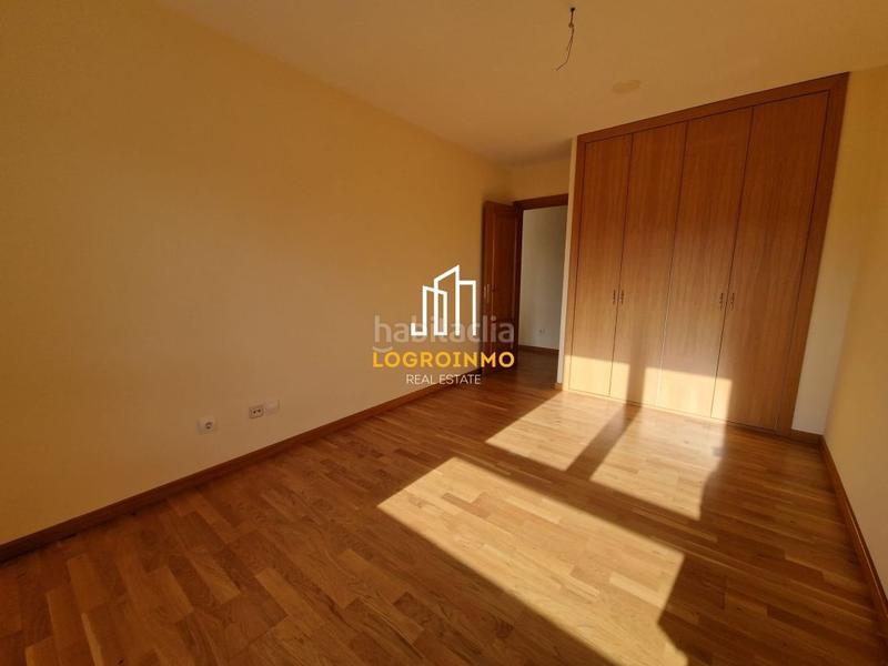 Foto 71b3c433-61fc-4a1f-beca-913651b51a3d. Piso  en venta en Los Lirios, en Los Lirios Logroño