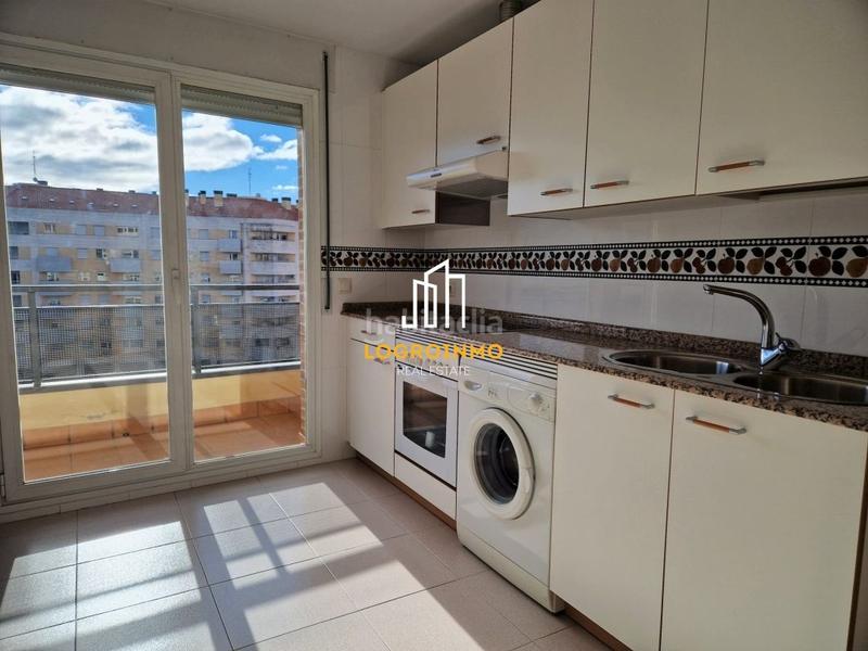 Foto d5062f36-d506-4f05-bdf8-c7623605f045. Piso  en venta en Los Lirios, en Los Lirios Logroño
