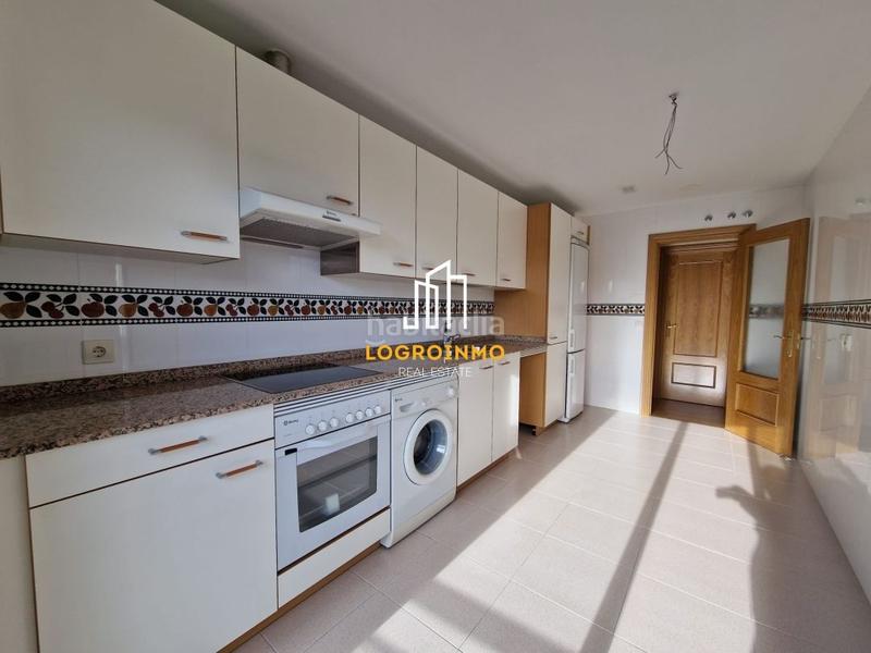 Foto e1ed6636-7f3d-4093-9127-6a31d09045f2. Piso  en venta en Los Lirios, en Los Lirios Logroño