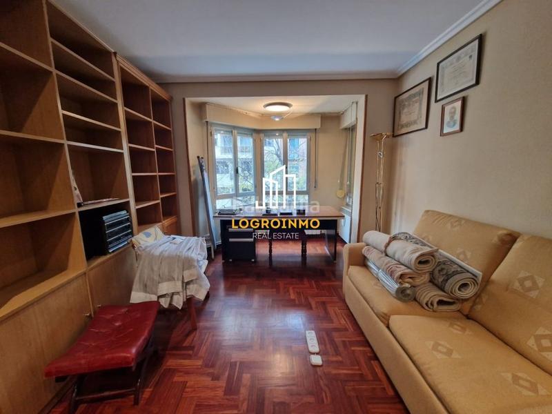 Foto 69baab44-4afa-4c1d-ad38-4d680343ac6b. Pis amb calefacció a Gran Via Logroño