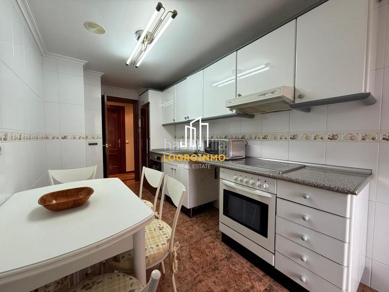 Foto 476cf651-e750-4763-b12e-c2af84fc8aef. Pis amb calefacció aparcament piscina a Cascajos - Piqueras Logroño