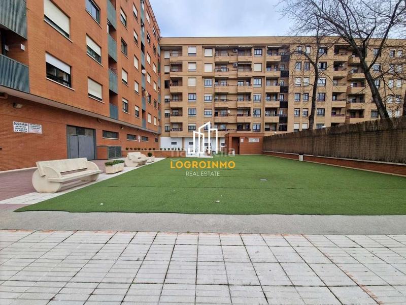 Foto 61b1f546-fde8-4688-8487-f7f00b0b0ddb. Pis amb calefacció aparcament piscina a Cascajos - Piqueras Logroño