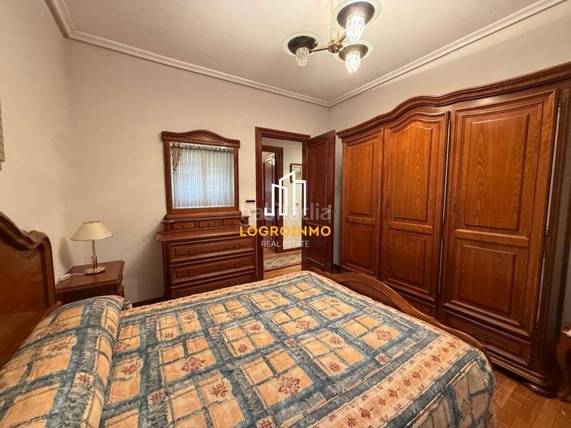 Foto 8eb19a6a-80ef-4c8e-8b4a-52afc2cc6710. Pis amb calefacció aparcament piscina a Cascajos - Piqueras Logroño