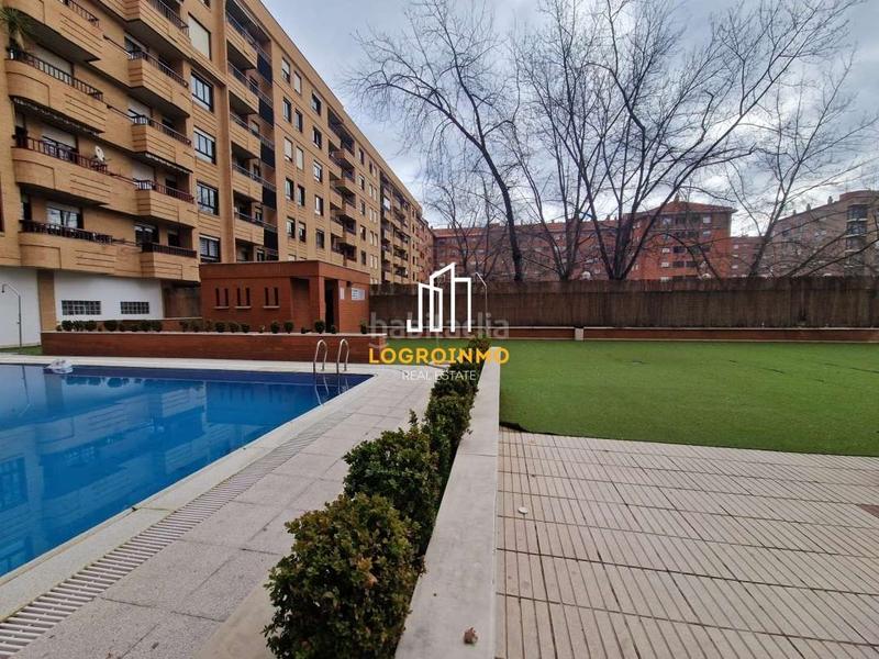 Foto e6be0fe4-61d1-41c7-b43d-fdb8e179cc08. Pis amb calefacció aparcament piscina a Cascajos - Piqueras Logroño