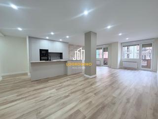 Pis a Gran Via. Piso en venta en vara de rey, logroño
