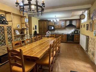 Casa adossada a Villamediana de Iregua. Unifamiliar en venta en villamediana de iregua