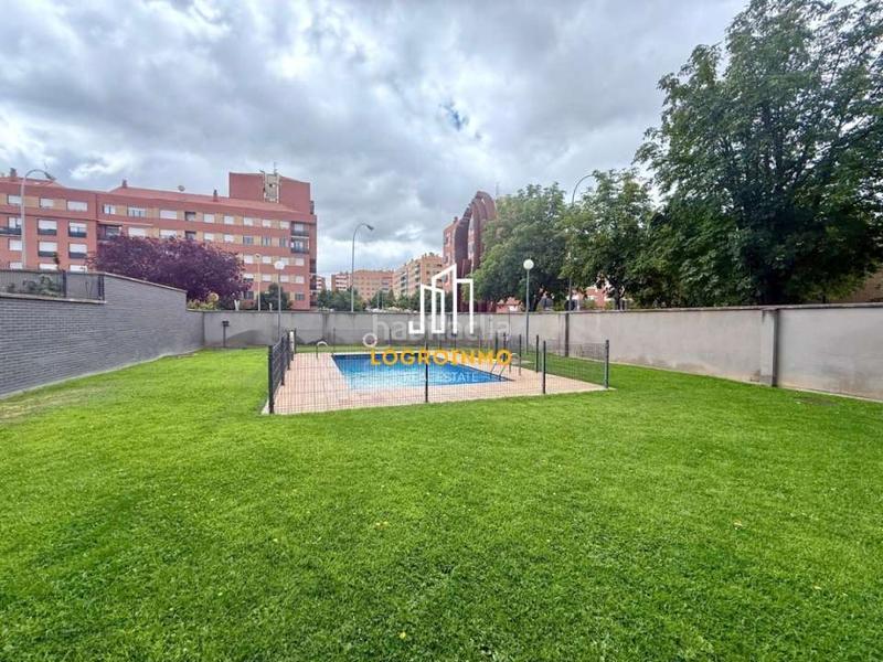 Foto fa4e4646-88e8-4c7b-8308-aa4ec9d540ef. Appartamento con riscaldamento parcheggio piscina in Logroño