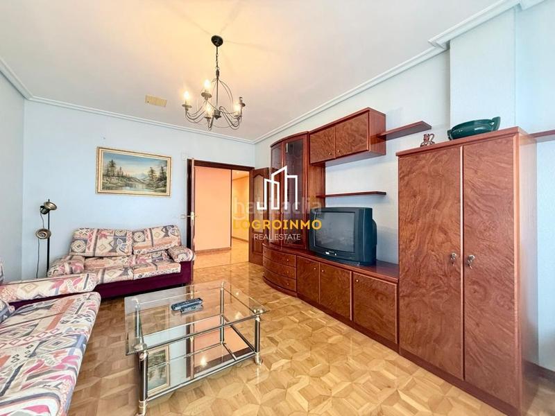 Foto b9bfdb6b-8c21-4973-bdcd-d42c65823632. Piso  en venta en zona avda de la paz, en San Millán - Ayuntamiento Logroño