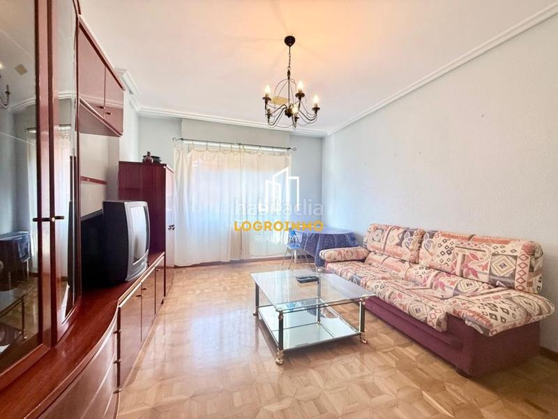 Foto fd0ddb19-6d43-47fa-bac7-1d750210a598. Piso  en venta en zona avda de la paz, en San Millán - Ayuntamiento Logroño