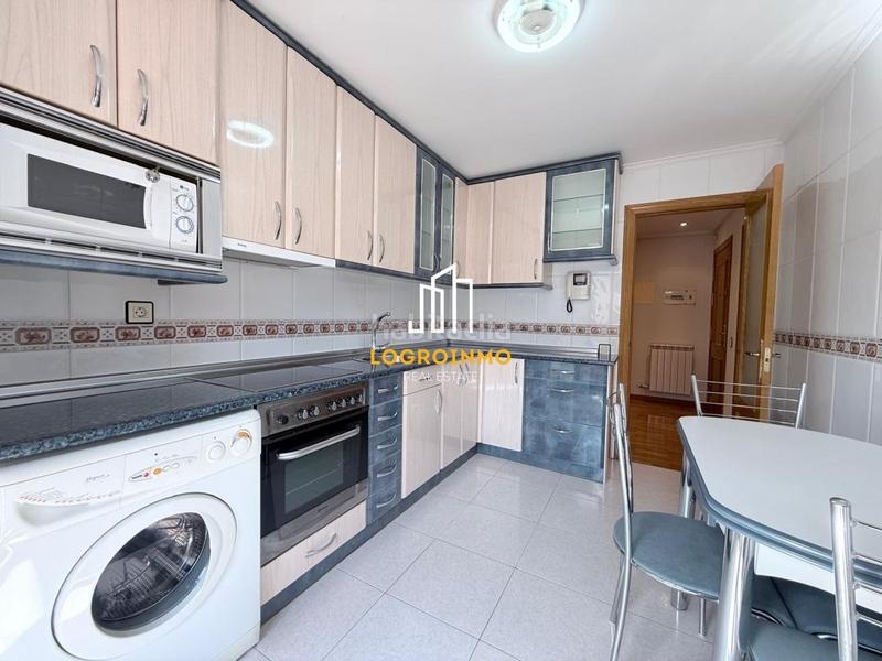 Foto 37549487-2fde-4261-acb8-9150ea1207b3. Location appartement avec chauffage parking dans Cascajos - Piqueras Logroño