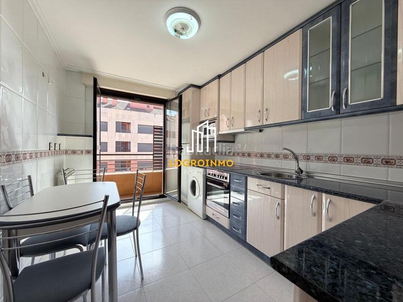 Foto 97a1467a-9aef-46a9-b972-90f42bf50324. Location appartement avec chauffage parking dans Cascajos - Piqueras Logroño