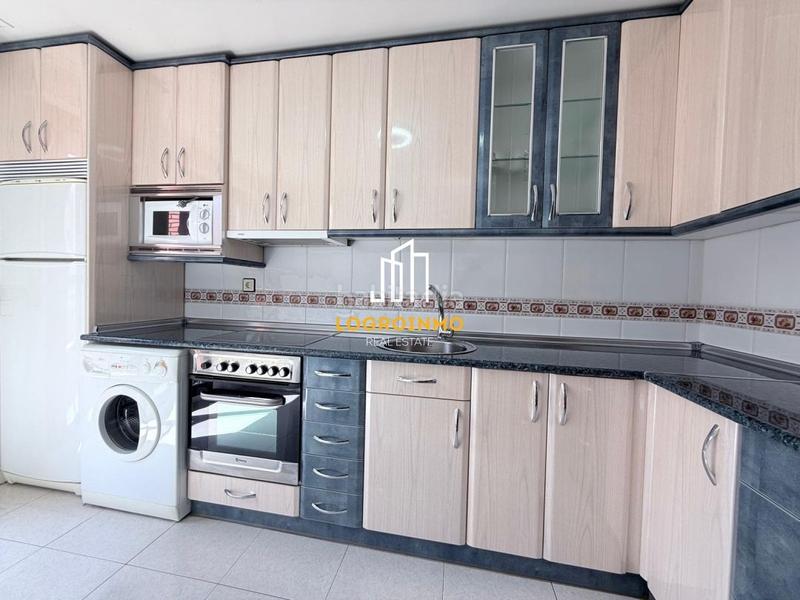 Foto c29d01ee-5a46-4c37-9ab4-3e1d97213e56. Location appartement avec chauffage parking dans Cascajos - Piqueras Logroño