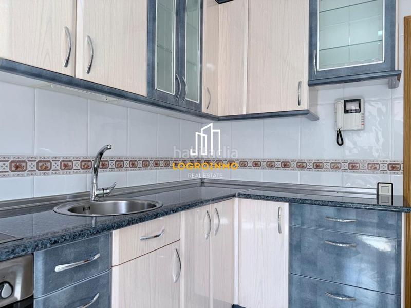 Foto 6bdcc9b7-66ad-43d6-92f1-770f31ea4c73. Rent flat with heating parking in Cascajos - Piqueras Logroño