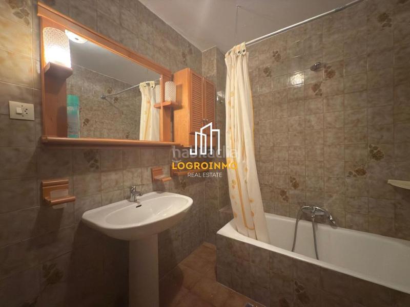 Foto bfcbfcb2-b94e-4a72-899a-d195d860c390. Flat with heating in Oeste Logroño