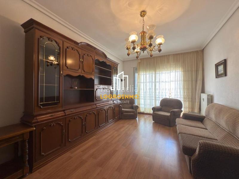Foto f6543211-d9d8-48f7-a7af-e7585c726d61. Flat with heating in Oeste Logroño