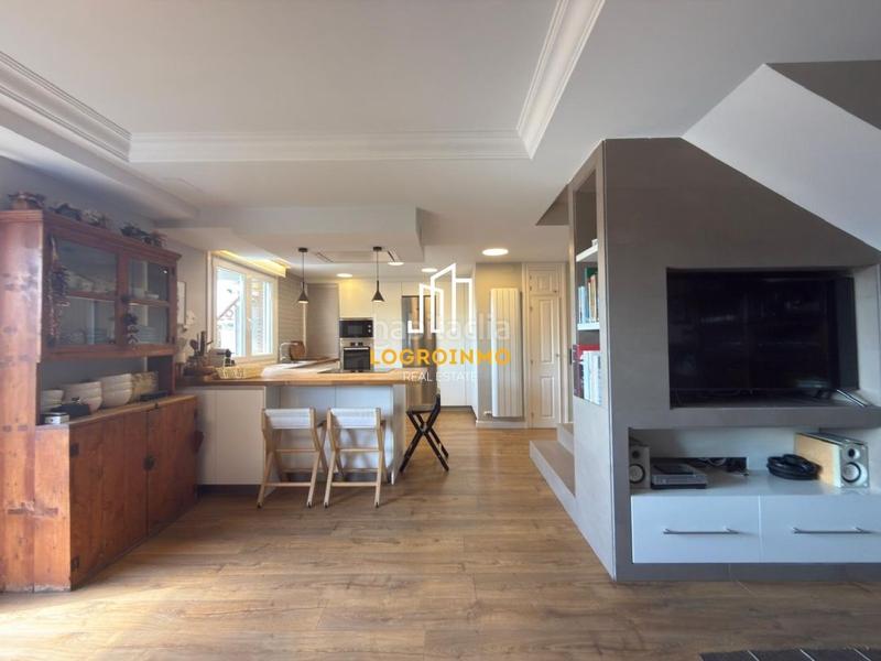 Foto 4f6cb330-fa93-49e2-a99a-7894c9eacc75. Pis amb calefacció aparcament piscina a Villamediana de Iregua